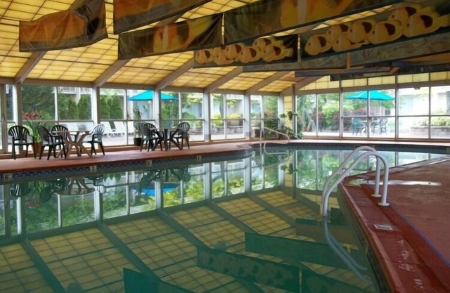 Howard Johnson Hotel by Wyndham Toms River