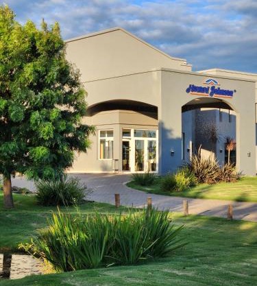 Howard Johnson Hotel & Resort Funes