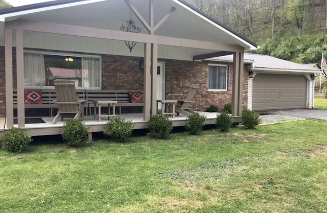 Huckleberry Trail House-