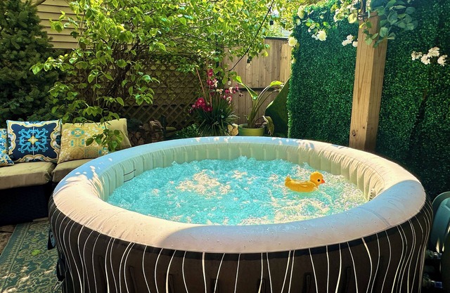 HUGE! 3BR Private Home+Garage+360° Roof Deck+Hot Tub+EV+Sleeps 12