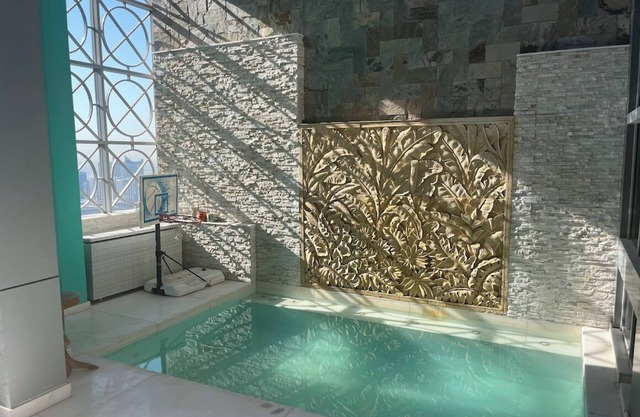 HUGE 4B Luxury Penthouse w Private Pool, 360° Views. Stunning 6500 sqft