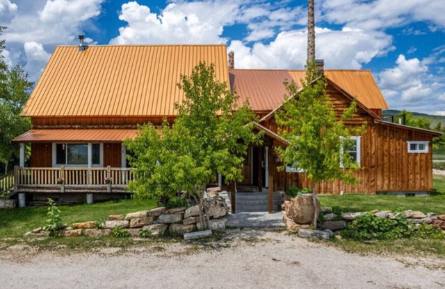 Huge Home near Bear Lake with Hot Tub - Sleeps 24