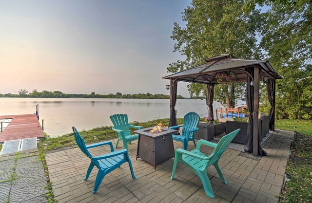 Hugo Home, Direct Lake Access & Private Dock!