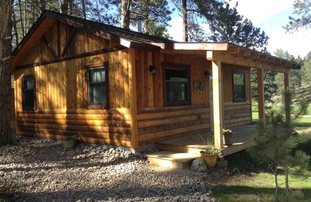 HUNTER'S CABIN, Perfect in every way for your Black Hills getaway, near Custer