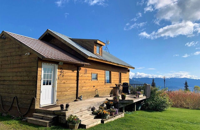 Husky Ranch-Glacier & Bay Views! Charming Home-Gentle Wilderness-Serenity