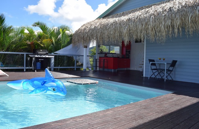 Hut bungalow