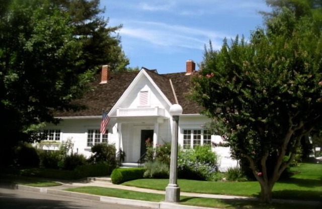 Hutchins House in Beautiful Downtown Lodi