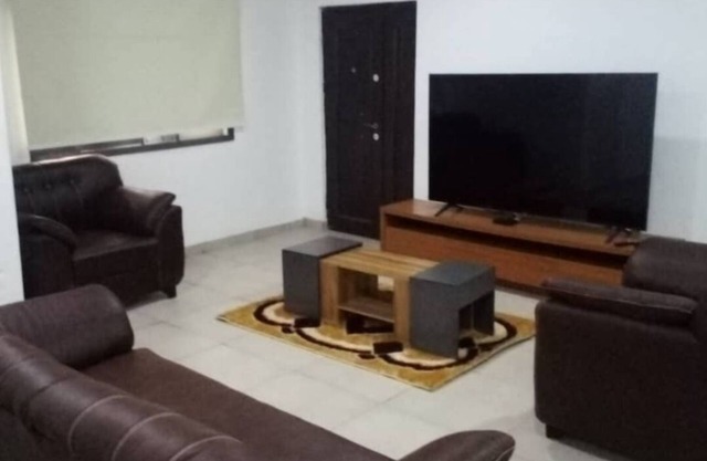 Ibadan Serviced Apartments. 24/7 power supply. Free WiFi. Pool. Gated Estate.