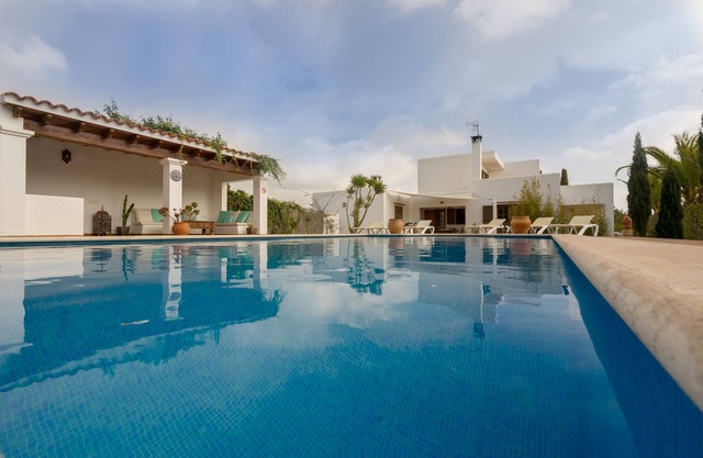 Ibizan style villa, private pool, close to the best beaches!
