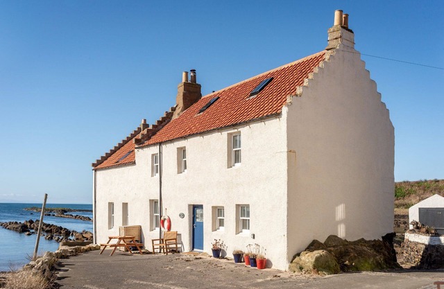 Iconic and luxurious 4 bedroomed house