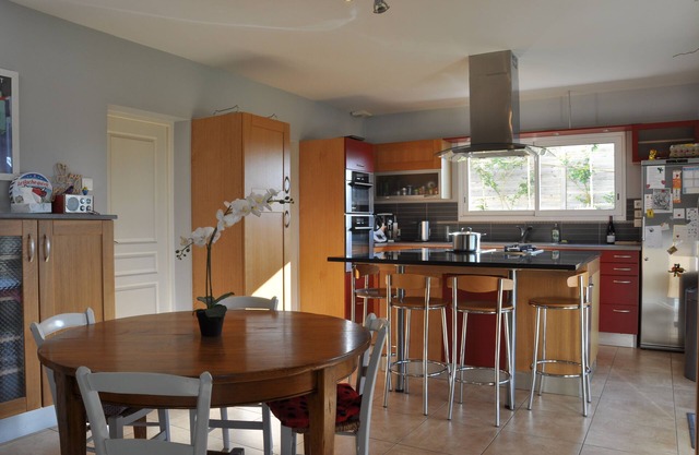 Ideal family home in the Loire Valley + 300m swimming beach