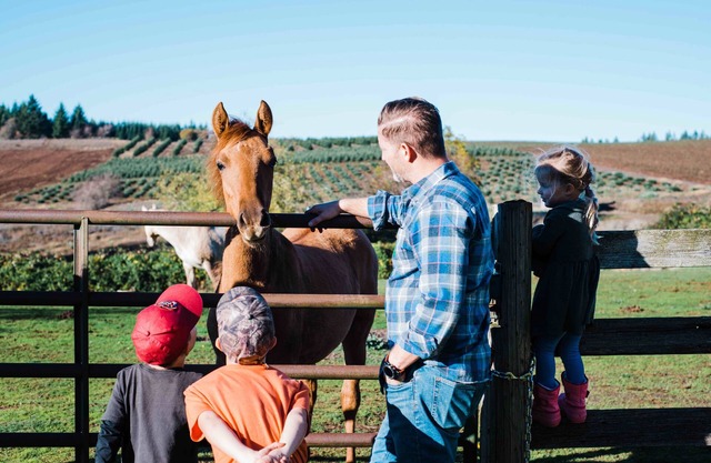 Idyllic Farm Retreat for Family & Friends - One hour from Portland, OR.