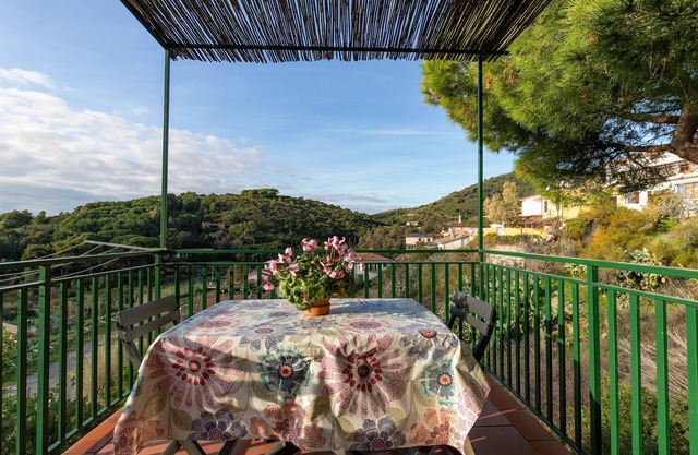 Idyllic Holiday Apartment "Simona" near the Beach with Terrace and Wi-Fi