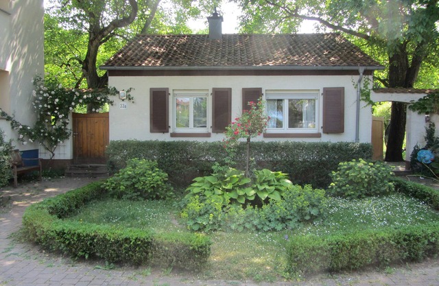 Idyllic holiday home under old walnut trees, quiet and in the countryside