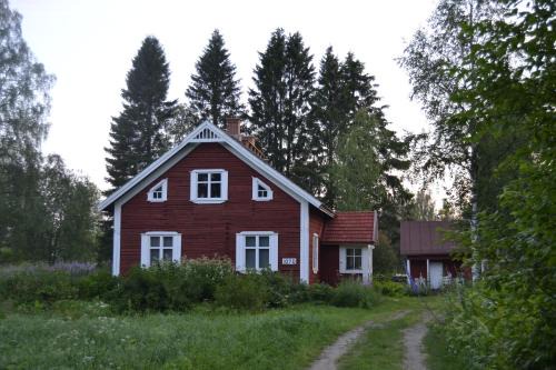Idyllic Peltola