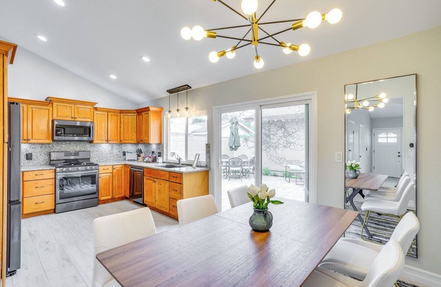 Idyllic Tustin Home w/Private Patio & Grill