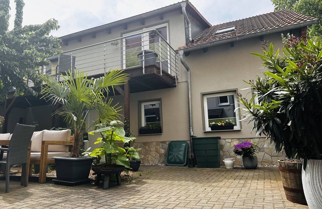 Idyllic vacation home in Jena 5 minutes walk to the center directly on the Saale