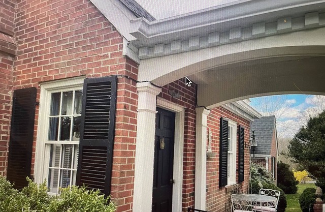Idyllic Virginia Cottage w/scenic views-includes fire place, patio