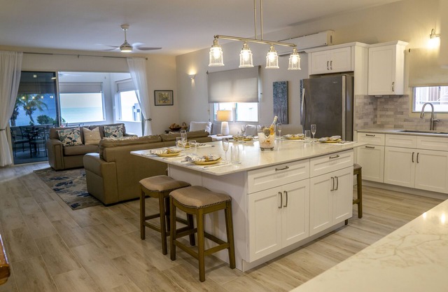 Il Punto Blu - Beautiful renovated condo, AC, WIFI, walkable restaurants/beach.