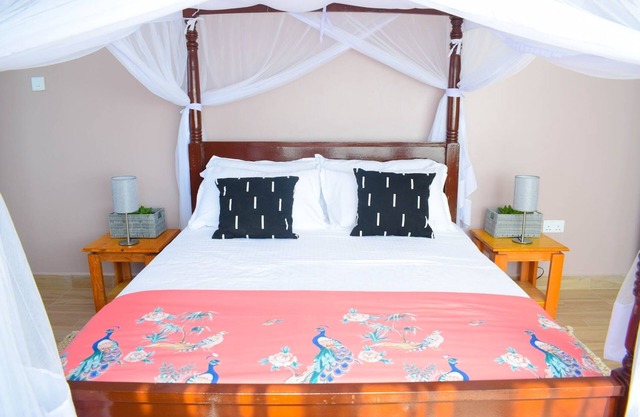 Ilala House, Voi - Spacious 2 Bed, 2 Bath with parking, 7 mins to Tsavo East