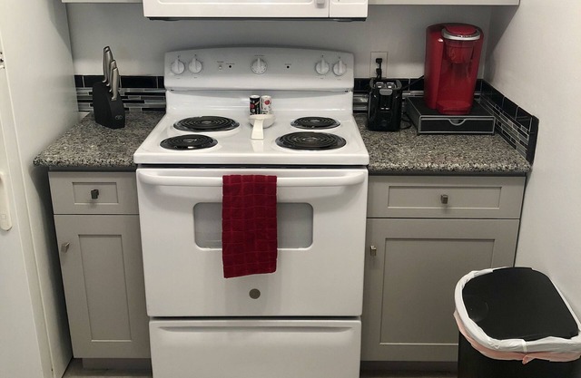 Immaculate cute condo in the beautiful mountainous town of Colorado Springs