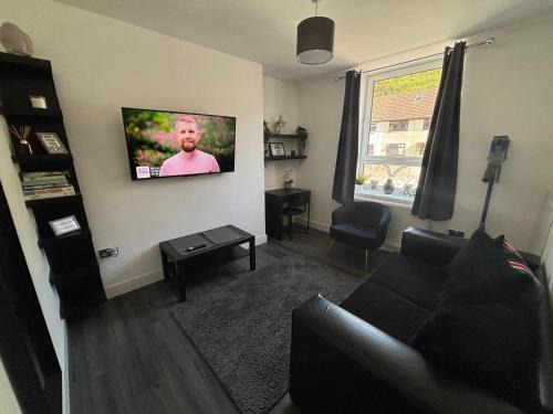 Immaculate whole house Sleeps 4