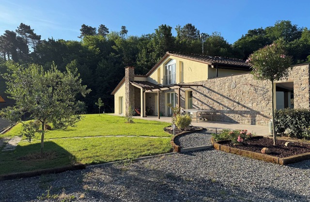 Immersed in the green of the hills of Lucca, just 5 minutes from the city walls