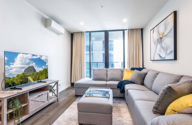 Impeccable 2-Bed with Pool & Outdoor Dining