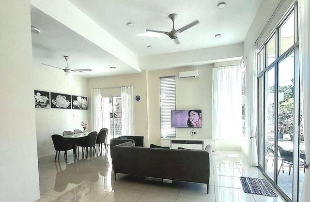 IMPIAN STAY #2 Semi Bungalow House