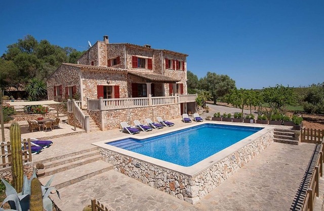 Impressive Stone-Built Country House, A/C, Private Pool near Felantix with Views of Sant Salvador!