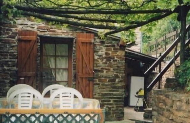Independent house in a country house wing 500 meters from the village.