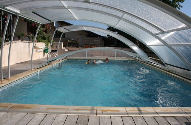 In heart of the Rhône-Alpes, 4-person air-conditioned apartment, sheltered pool.