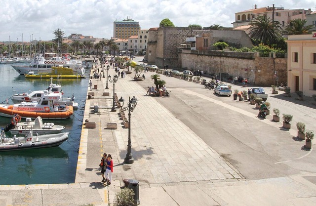 In the characteristic historical center of Sennori is located this beautiful vacation apartment, jus