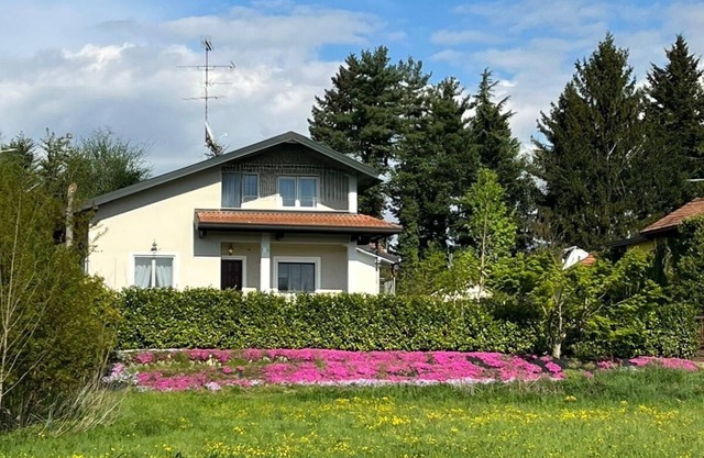 In the green just a stone's throw from Milan and Malpensa
