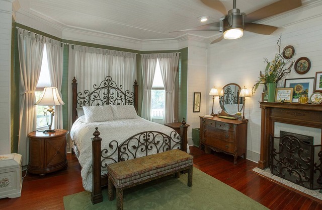 In The Heart Of Apalachicola~Walk Everywhere~Green Envy Suite~Majestic Jewel Inn