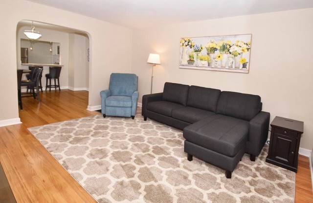 In The Heart of Blue Ash II- Close to Kenwood Mall
