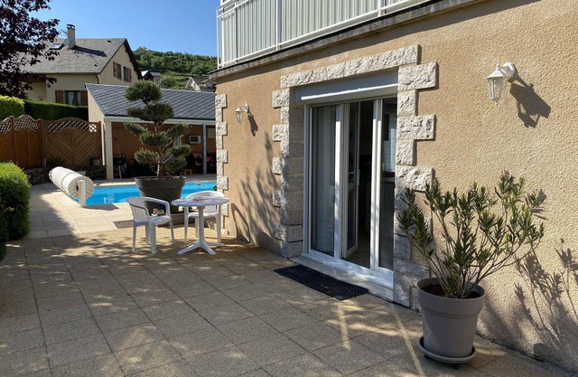 In the heart of Gevaudan: Apartment 2 pers. comfortable, ground floor.