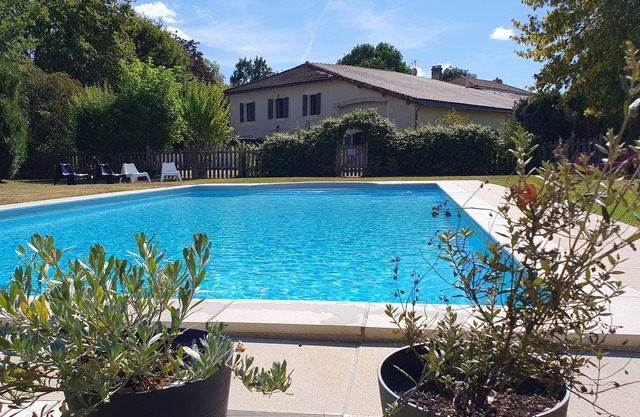 In the heart of the countryside 2 gites with heated swimming pool