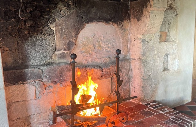 In the heart of the countryside, an old renovated farmhouse, totally independent.