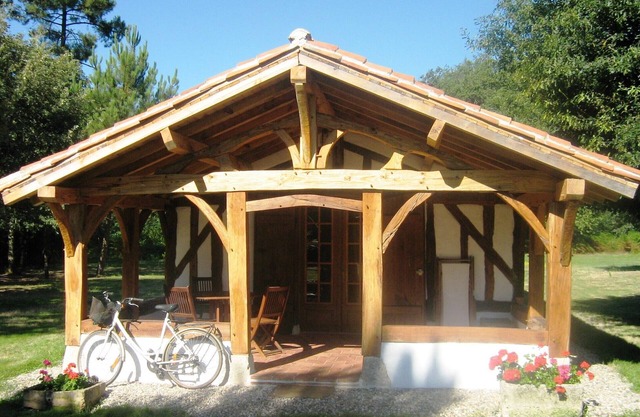 In the heart of the Landes forest, traditional half-timbered gîte, 4pers.