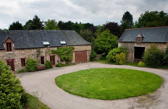 In the old stables of a castle, very comfortable, in the countryside, very calm