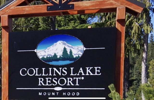 In the resort of Collins Lake Next 2Pool, Spas, Sauna Ski Shuttle Across Street