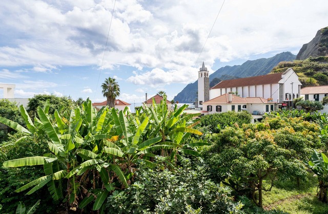 In the village, between the sea and the mountains - Madeira Surf Camp III