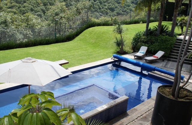 IN THE WATER FOREST * HOT JACUZZI INCLUDED