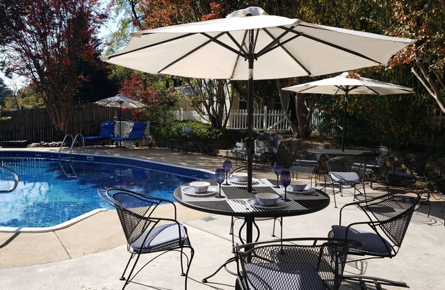 In-town Harpers Ferry house with pool/hot tub in your own private wooded oasis