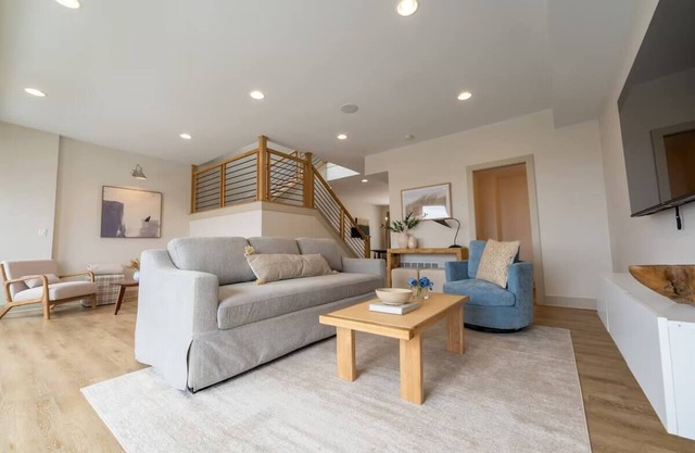 Incredible Cincy City View Home - Rooftop Balcony! Plenty of Parking