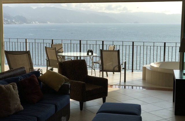 Incredible City and Ocean Views - Grand Venetian