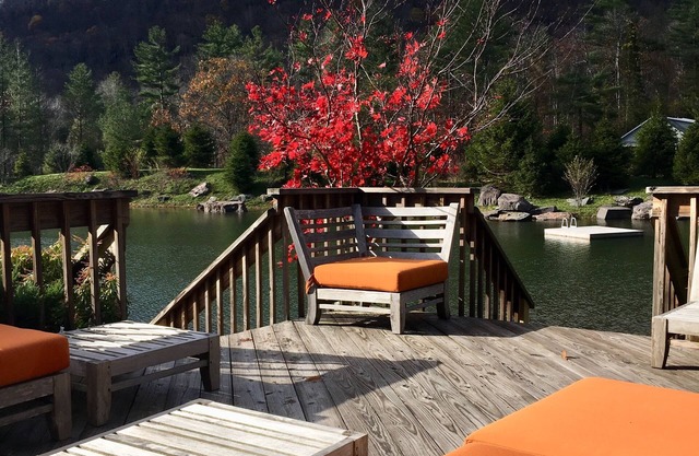 Incredible Lake House with Stunning Mountain Views (swimming lake)