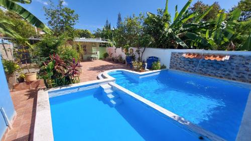 Increible Casa Con Piscina!