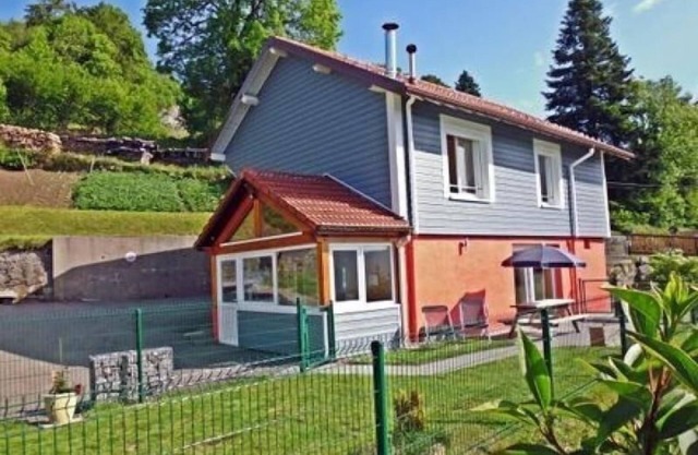 Independent house with garden, terrace and fireplace in Saulxures-sur-Moselotte